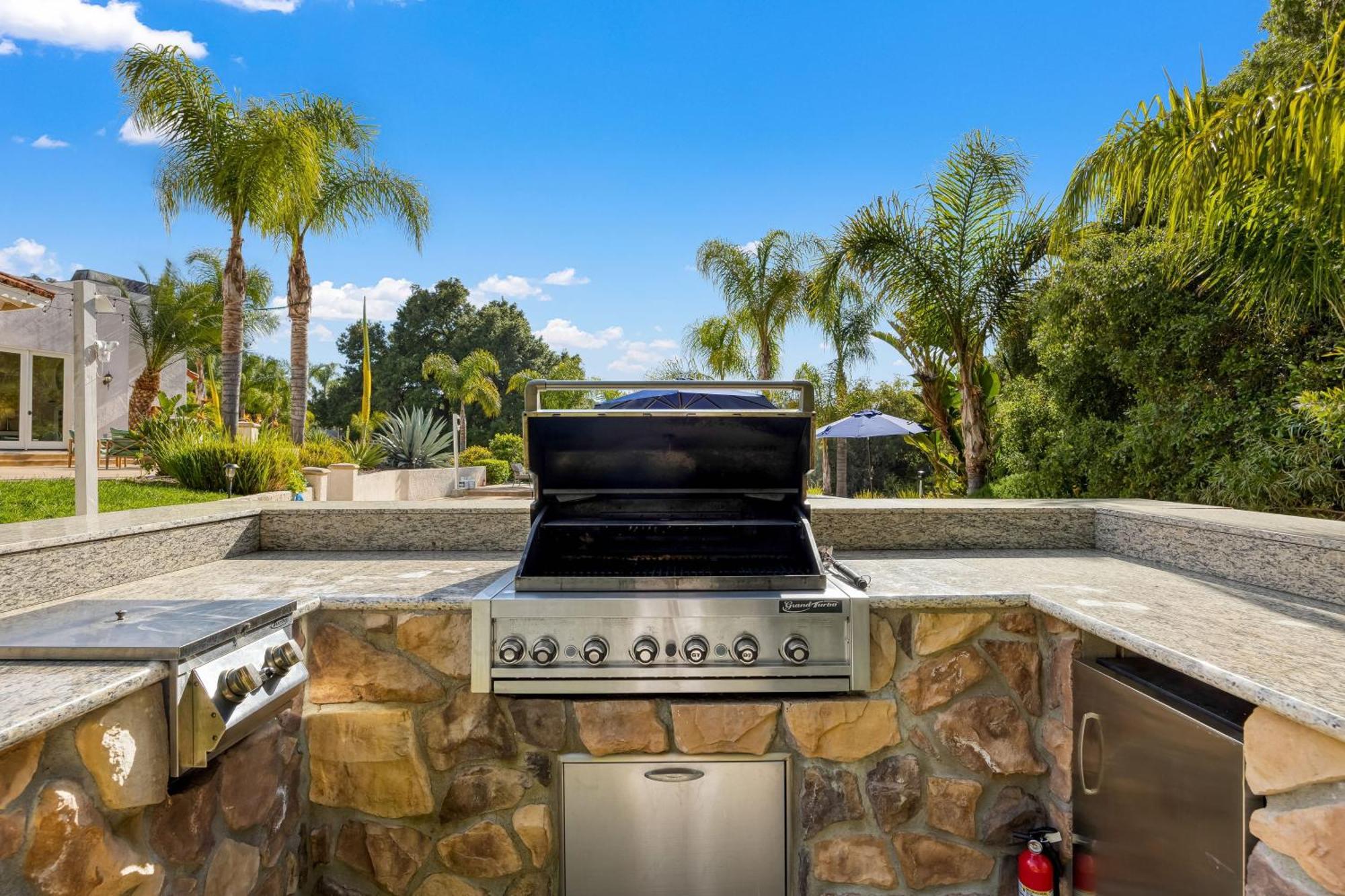 Grapevine By Avantstay Secluded 5Br Villa 4 Acres Of Vineyards Avo Groves Temecula Bagian luar foto