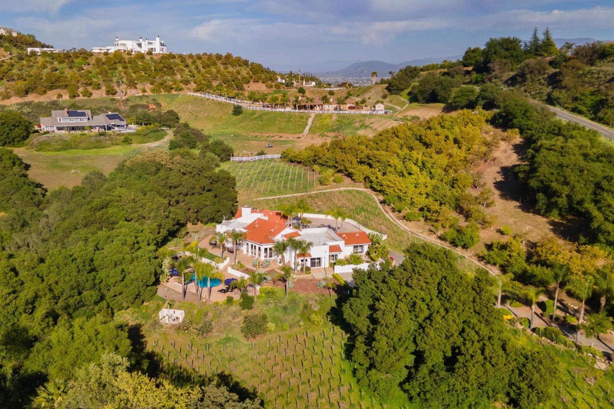 Grapevine By Avantstay Secluded 5Br Villa 4 Acres Of Vineyards Avo Groves Temecula Bagian luar foto